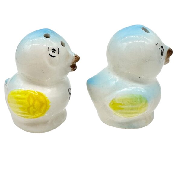 Vintage Ceramic Bird Salt and Pepper Shakers Hand-Painted Made In Japan 2in Tall - Picture 5 of 8